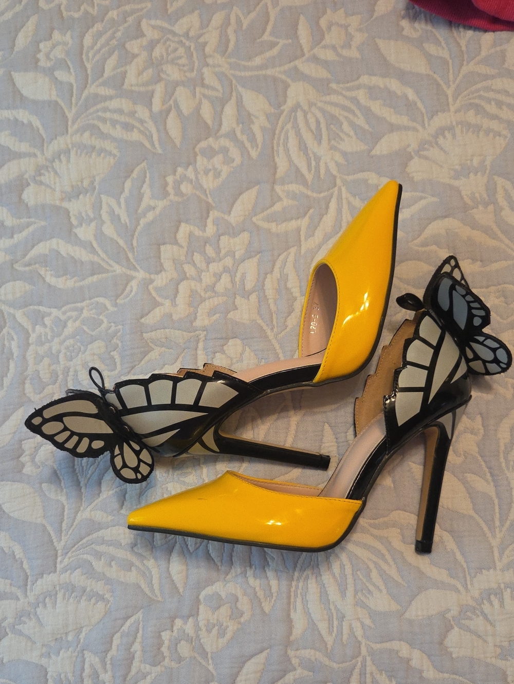 Yellow Butterfly High Heel Pumps Celebrate DOLLY - Picture 11 of 12